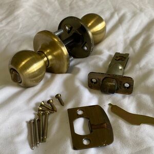 Interior Locking Doorknob